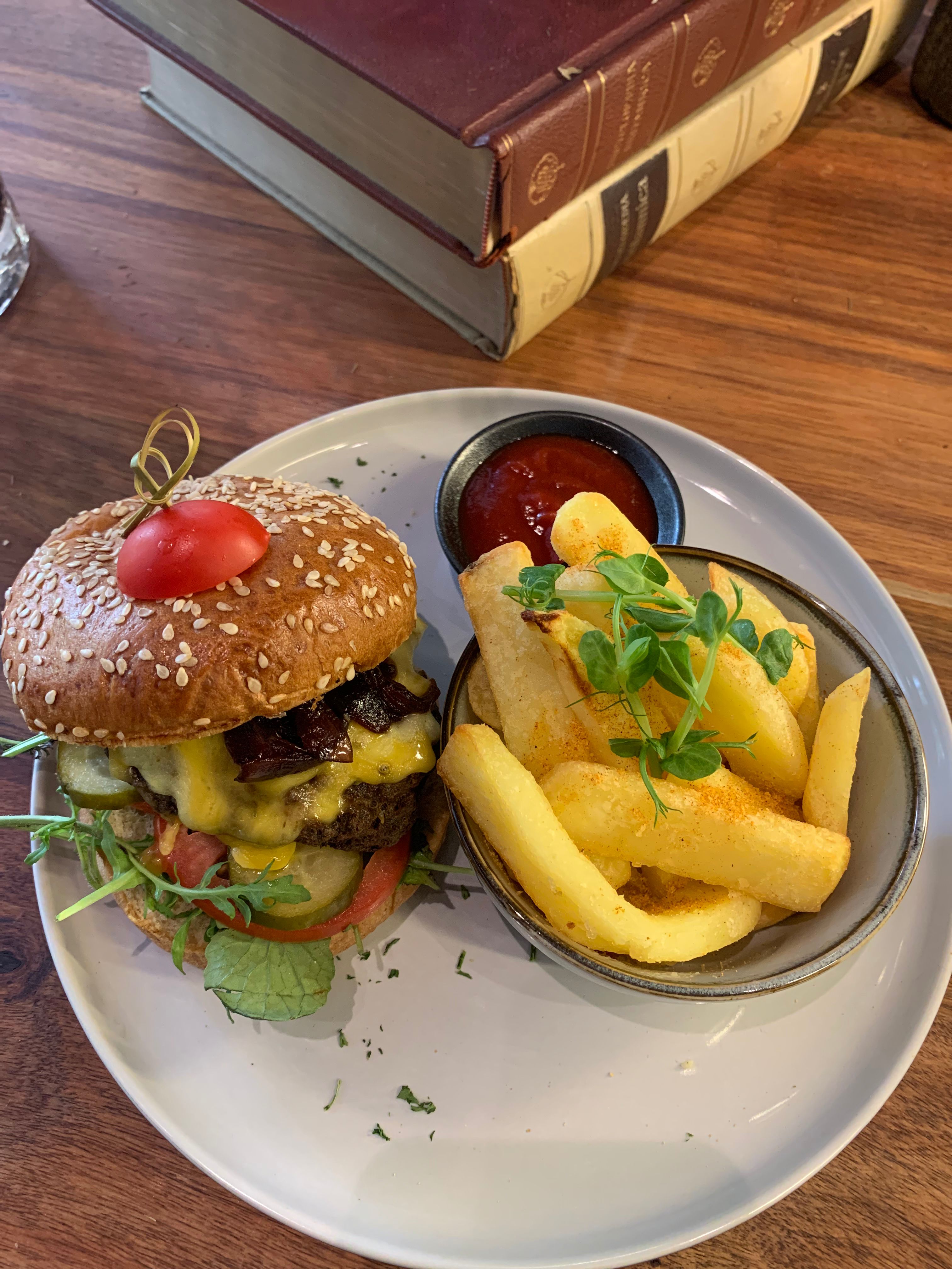 Gourmet Burger & Fries
